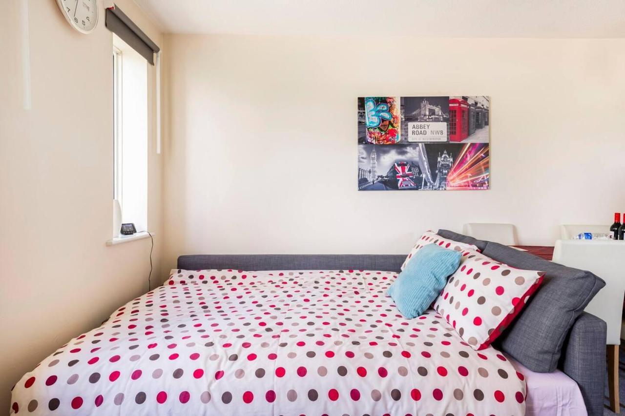 Holiday home Immaculate 2 - Bedroom House In Milton Keynes