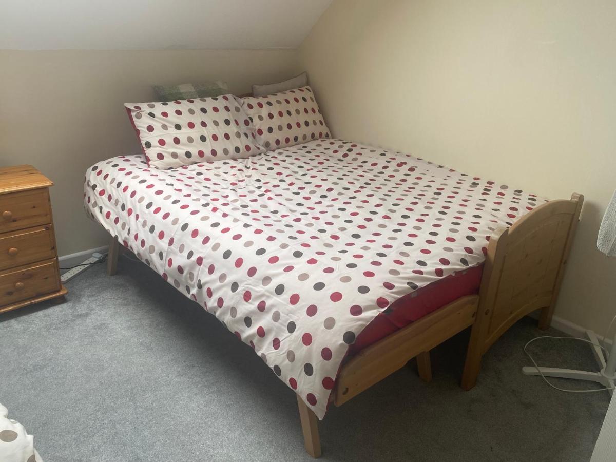 Immaculate 2 - Bedroom House In *