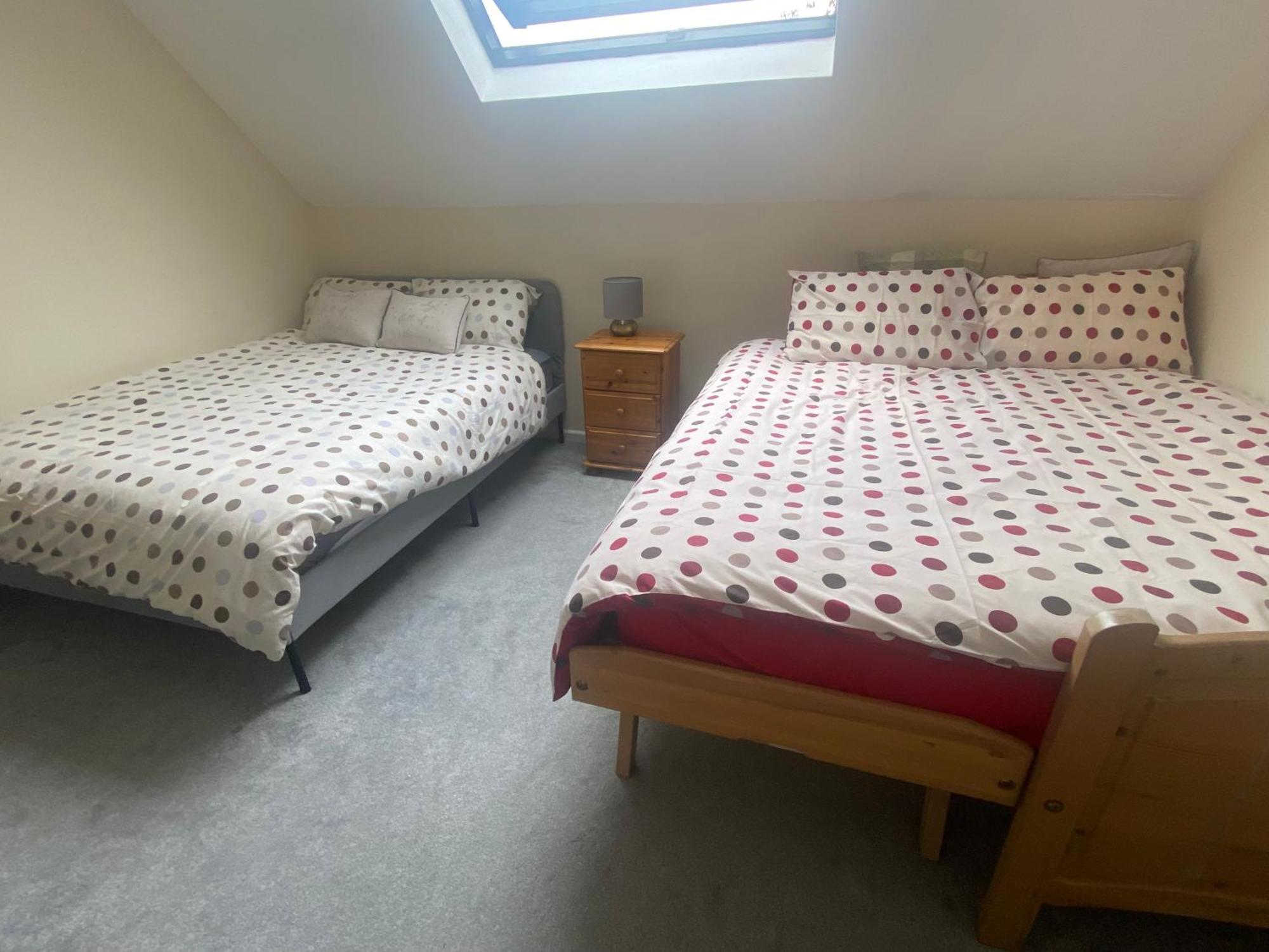 Immaculate 2 - Bedroom House In
